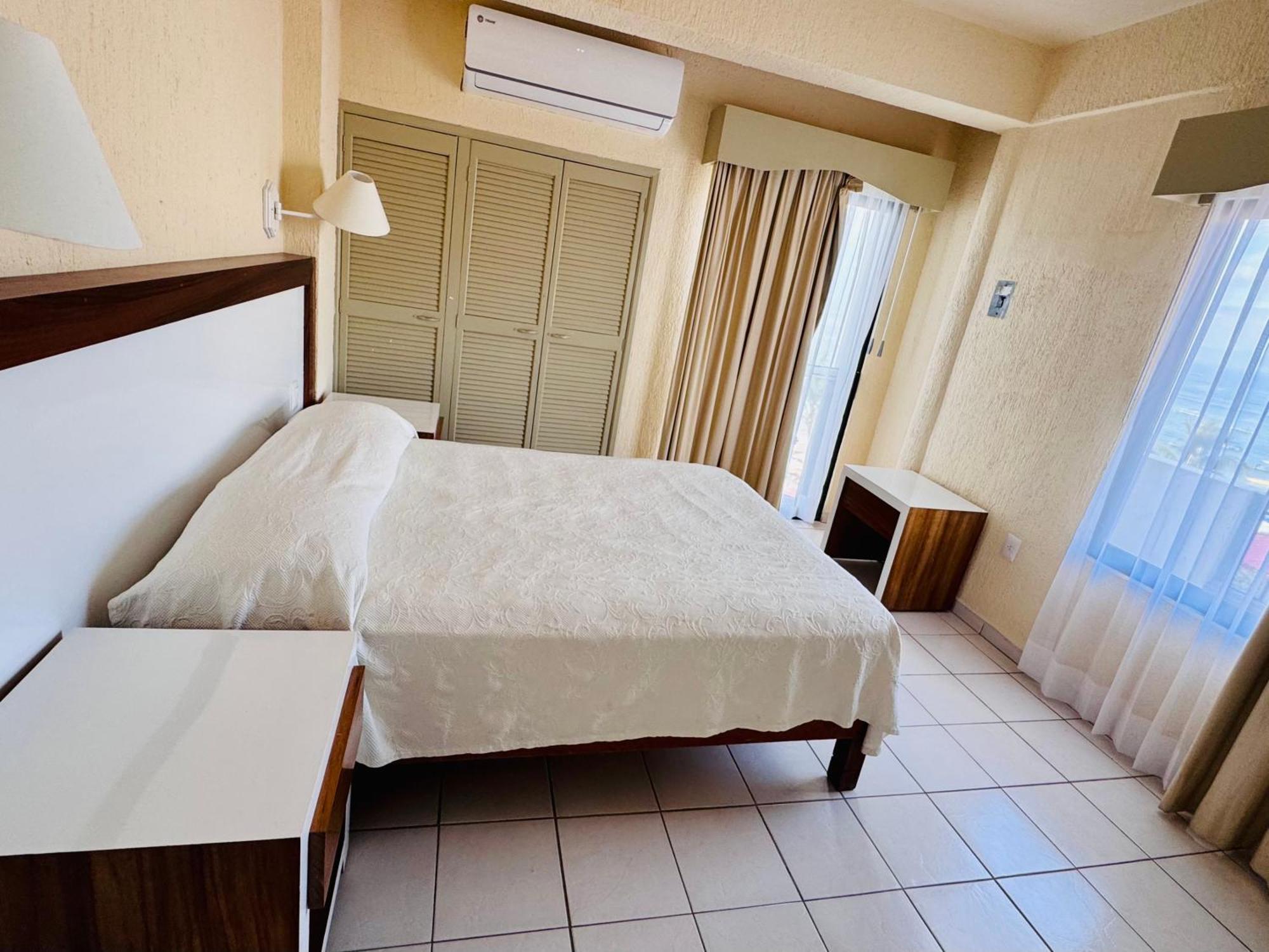 Tropicana Hotel Puerto Vallarta Dış mekan fotoğraf